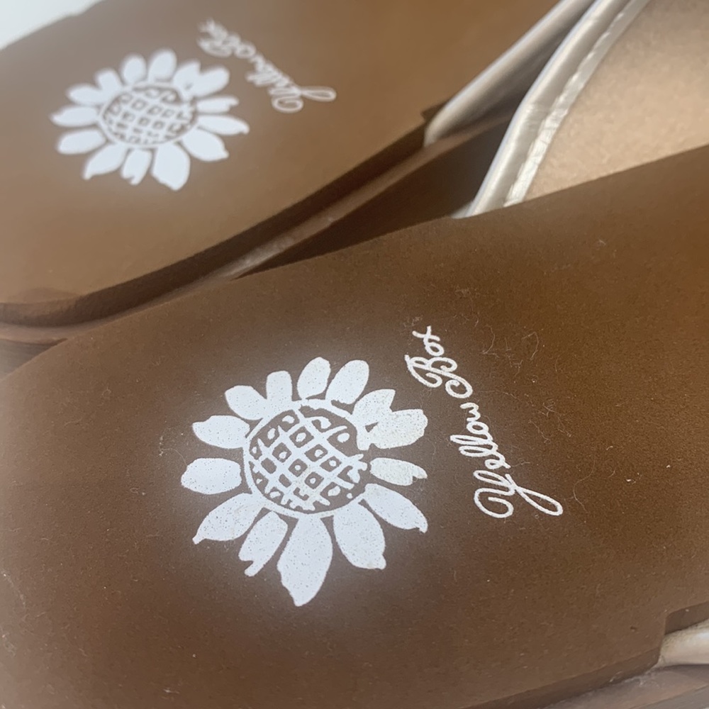 Yellow Box camo flip flops - Picture 6 of 10
